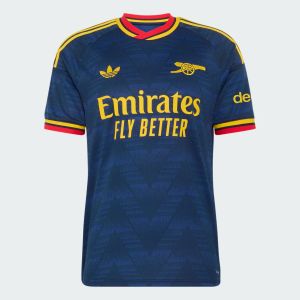 arsenal-away-shirt arsenal-away-shirt